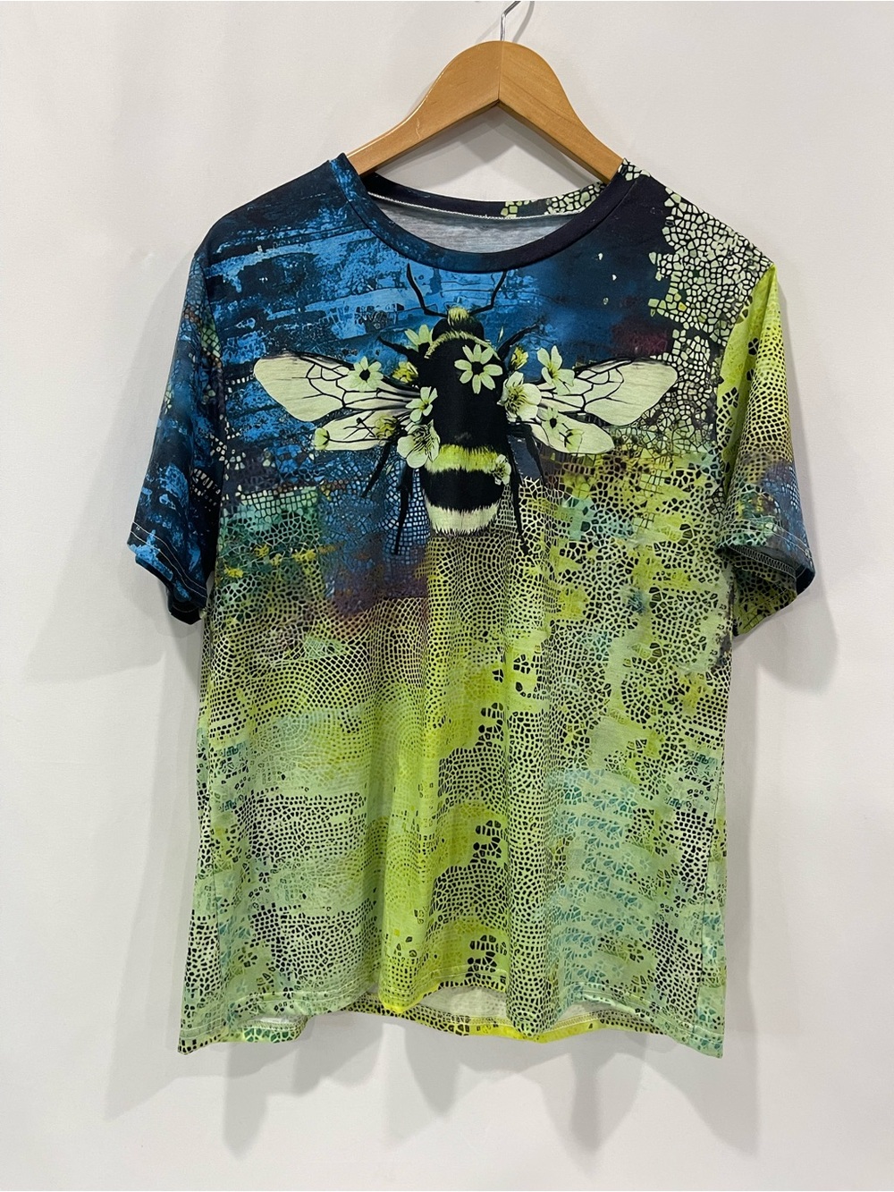 Y2K Bee Graphic T-Shirt